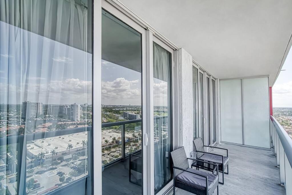 High-Floor Oceanview Apartment Халландейл-Бич Экстерьер фото