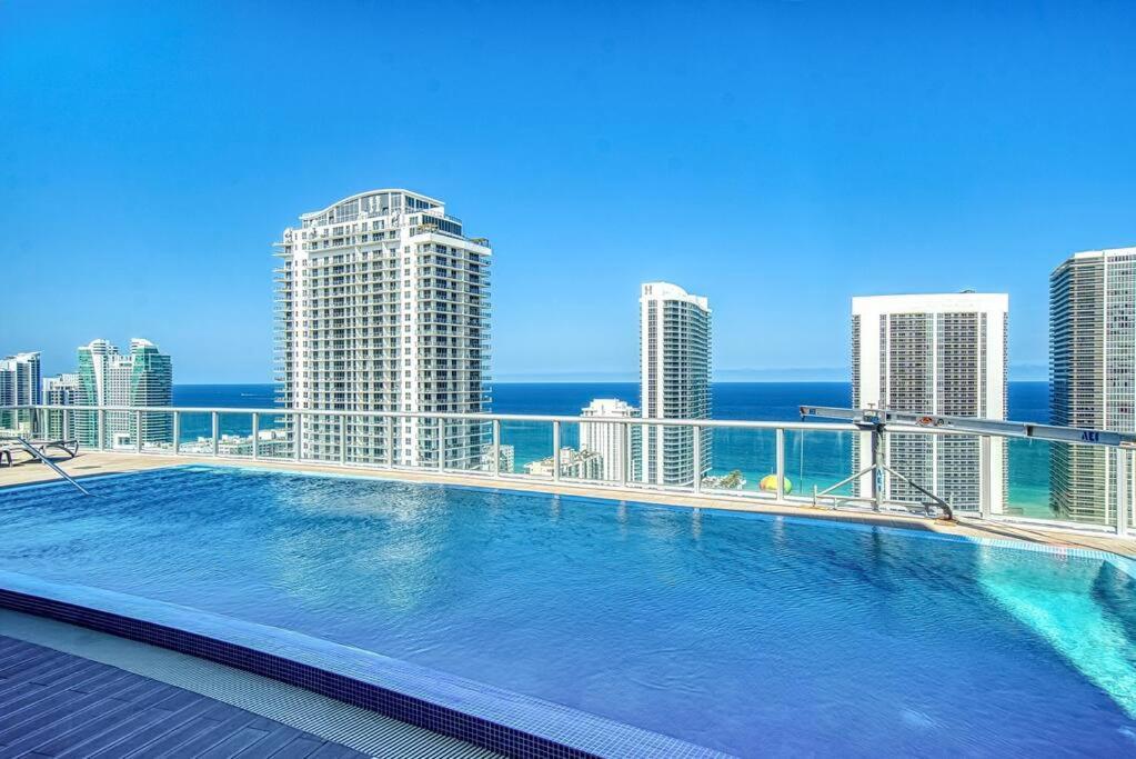 High-Floor Oceanview Apartment Халландейл-Бич Экстерьер фото