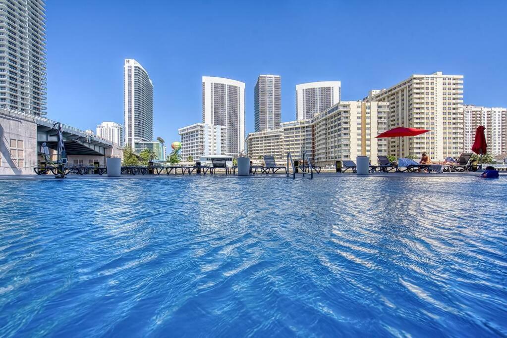 High-Floor Oceanview Apartment Халландейл-Бич Экстерьер фото